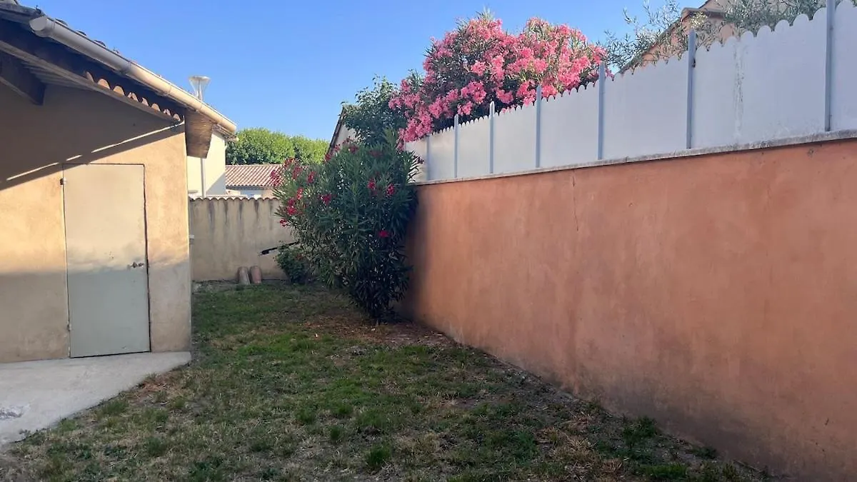Maison Elegante & Jardin Prive Valréas Fransa